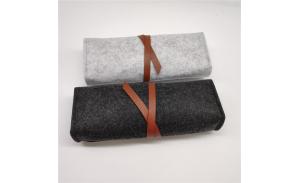 2020 style eco-friendly felt glasses case with leather stripe