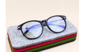 Women Men New Felt Sunglasses Bags Cases Portable Soft Glasses Package Accessories Belt Closure 2019 Fashion Solid